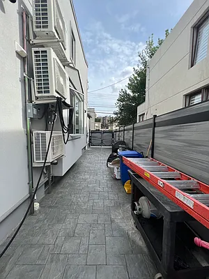 Rented by Capri Jet Realty Corp | media 16