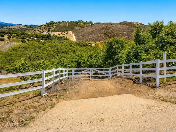 1 Palamino Cir, Temecula, CA 92590