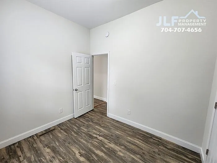 1421 Oakshade Ave — Photo 9