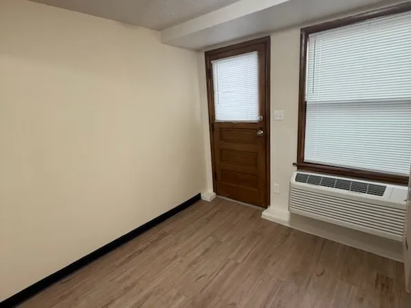 1300 N 10th St, Lincoln, NE