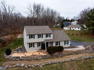 241 Dove Dr, Honey Brook, PA 19344