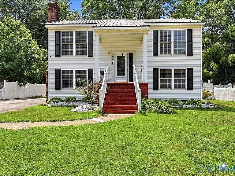 4 bed, 1632 sqft, $2,400 — Photo 1