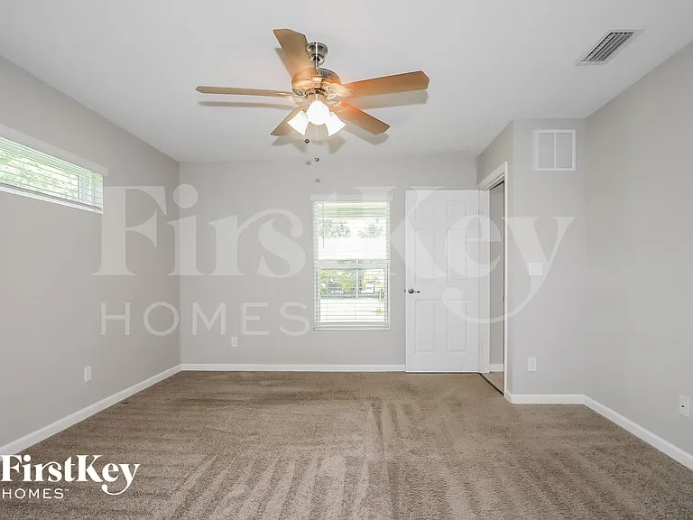 1219 SW Jacqueline Ave — Photo 6