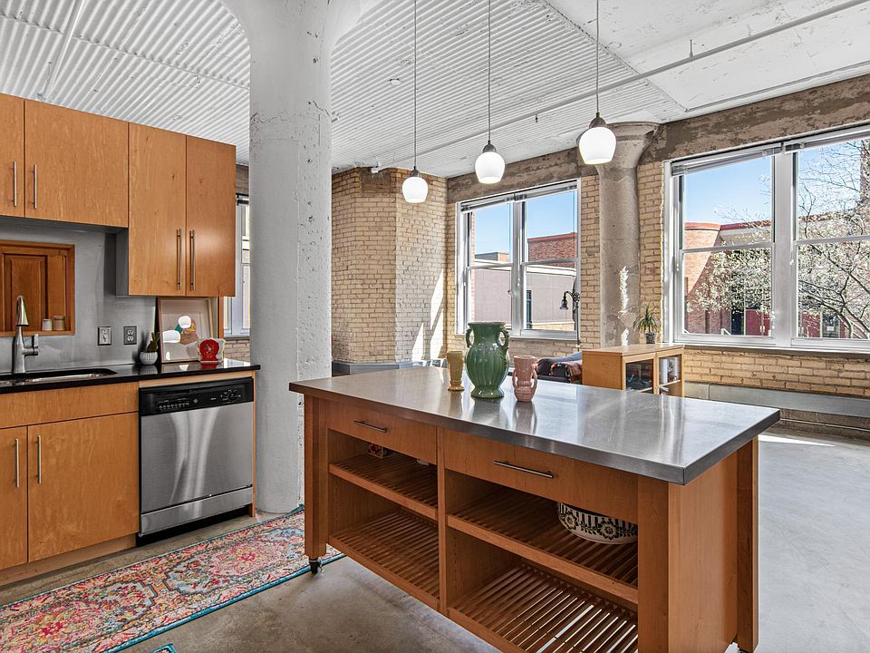 1st image of 225 9th St E Unit 109