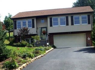 106 Huffman Dr, Pearisburg, VA 24134