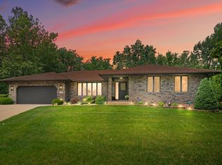 15 Cari Ct, Dekalb, IL 60115