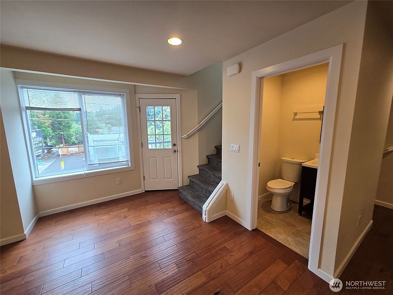5th image of 6819 Weedin Place NE