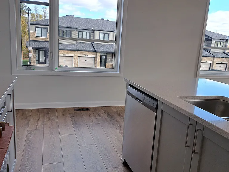 288 Elsie Macgill Walk — Photo 13