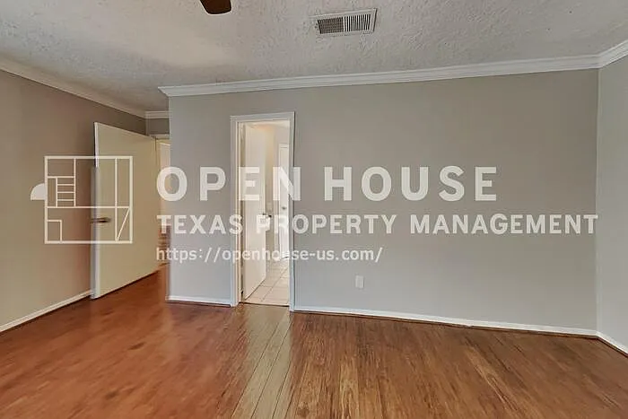 2223 Briarwest Blvd — Photo 11