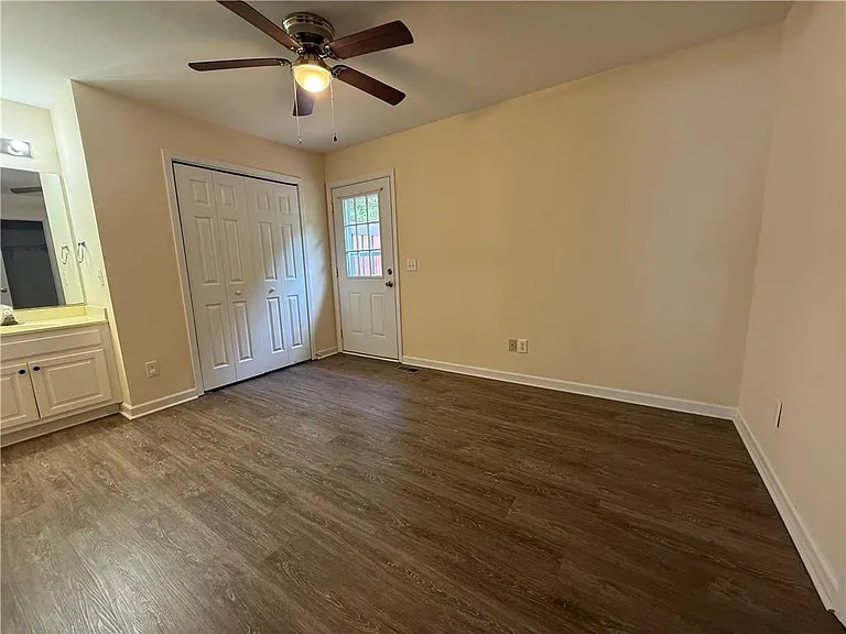 683 Grant St #I — Photo 10