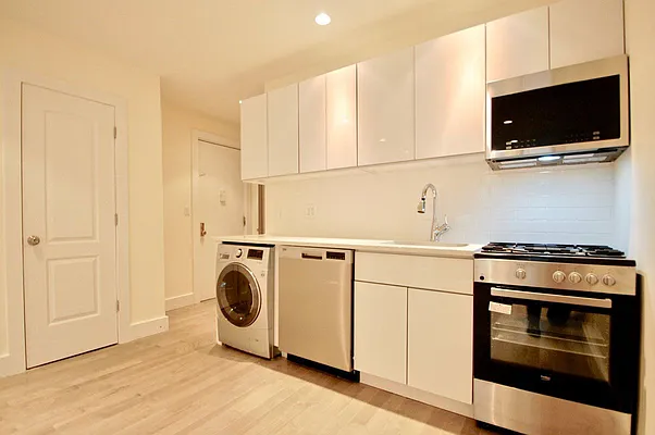 Rented by Bohemia Realty Group | media 2