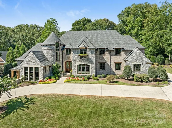 5201 Carmel Park Dr, Charlotte, NC 28226