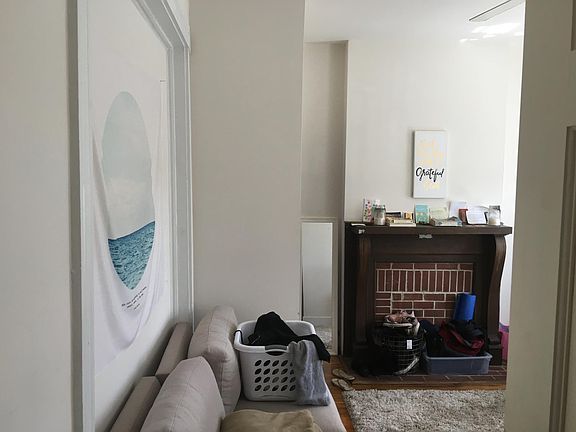 4th image of 1106 W Cary St #A
