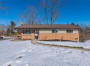 3293 Antler Dr, Gibsonia, PA