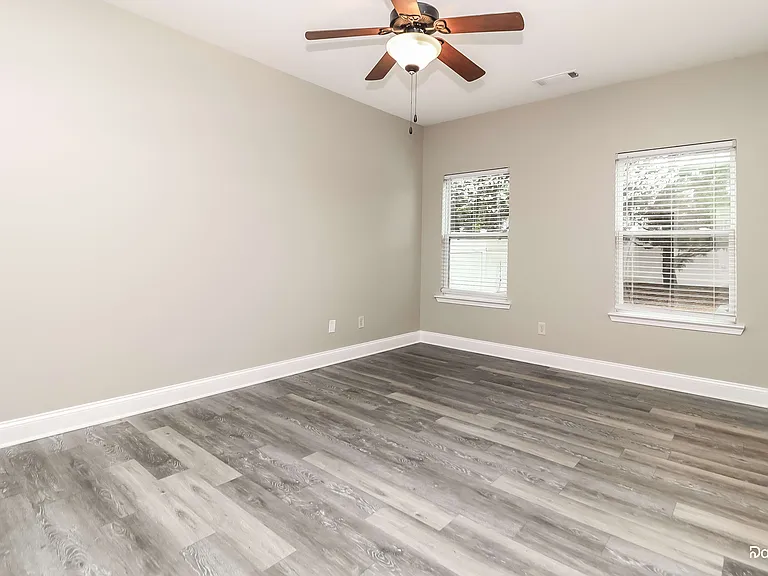 14 Greenfield Dr — Photo 11