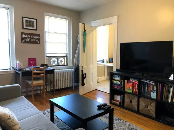 64 Queensberry St, Boston, MA