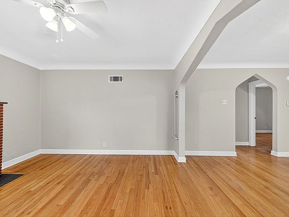 2nd image of 3653 Eminence Blvd