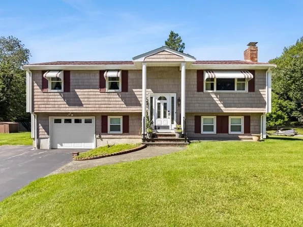 18 Wildwood Ave, Taunton, MA 02780