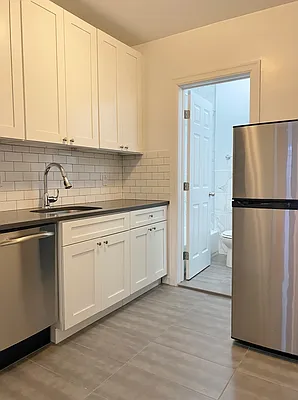 Rented by Paley Management | media 17