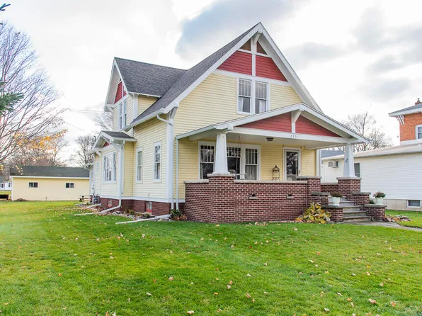 225 W Burr Oak St, Centreville, MI 49032