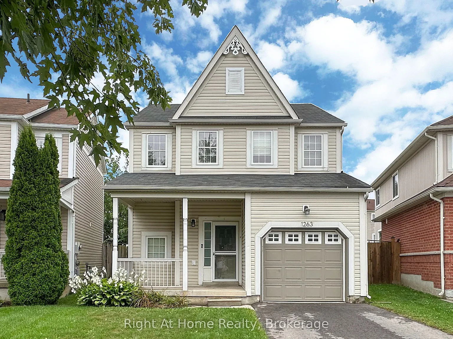 3 bed, $2,950 — Photo 2