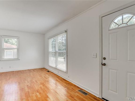 4th image of 3303 2nd Ave