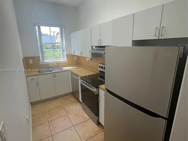 3421 SW 25th St #1 — Photo 14