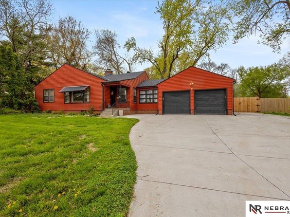 4516 Aurora Dr, Omaha, NE 68134