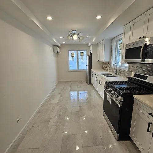 2725 E 21st St #2 Photo 1