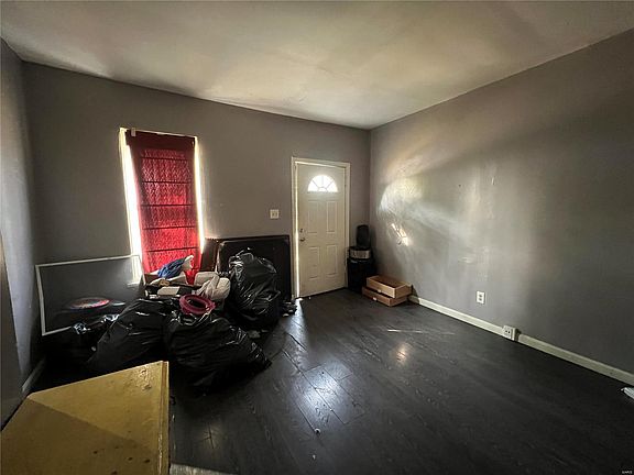 5th image of 3928 Oakwood Ave