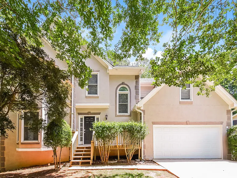 4118 Huntcliff Dr — Photo 1