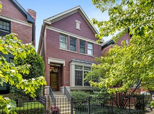 1255 W Oakdale Ave, Chicago, IL 60657