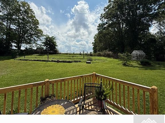 4th image of 444 Gardner Loop Rd