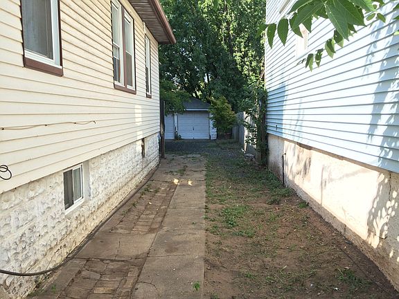 3rd image of 31 Martineau St