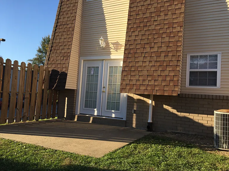 1300 Rosewood Ct — Photo 21