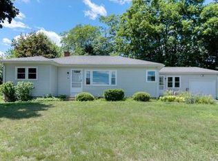 24 Edgewood St, Three Rivers, MA 01080