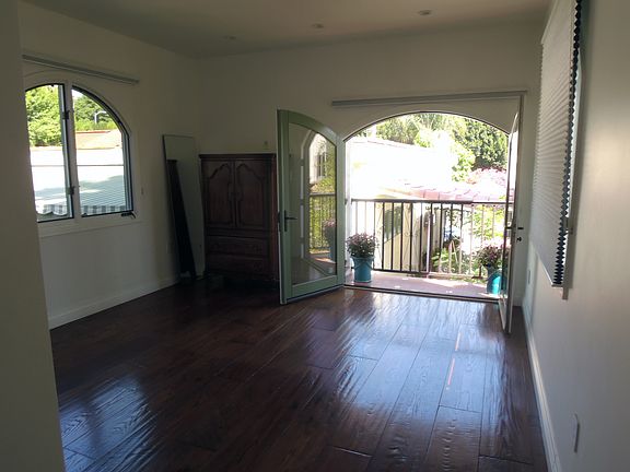 5th image of 1521 N Crescent Heights Blvd