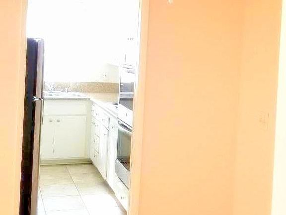 3rd image of 144 S Doheny Dr #407