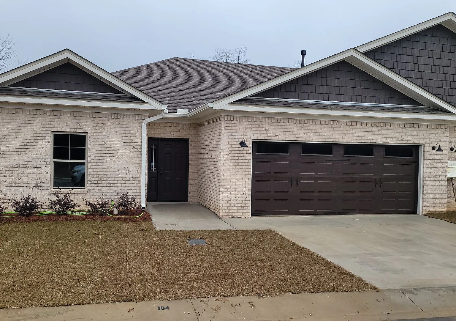 Fully Furnished 3BR/2BA Duplex in Avalon Subdivision! — Photo 1