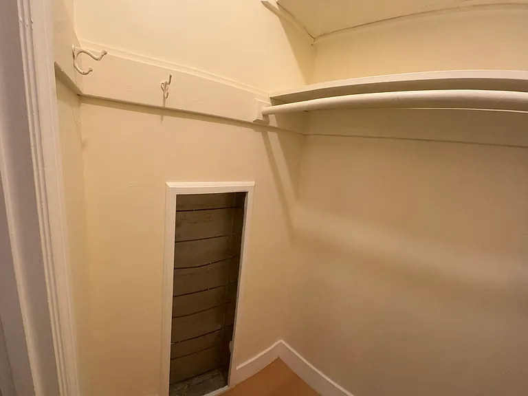 126 Margaret Ave — Photo 33