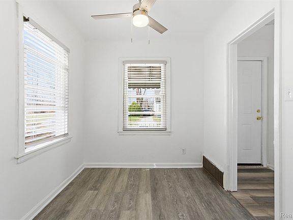 4th image of 19170 Shields St