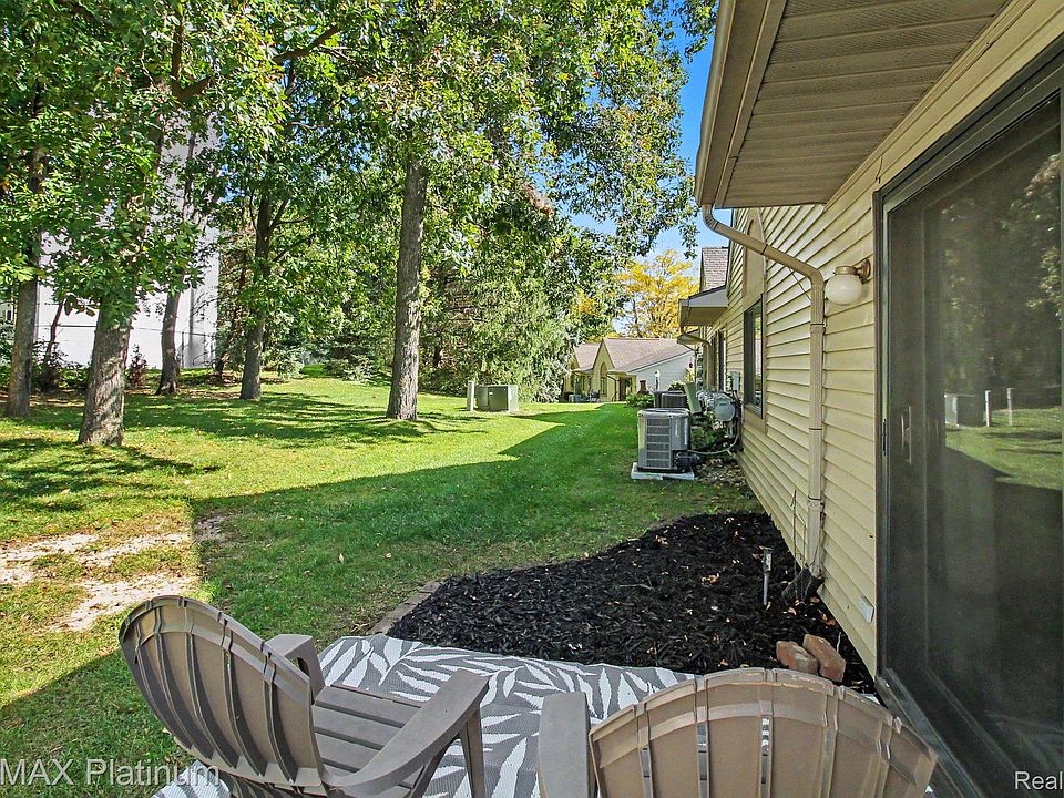 405 Water Tower Cir, photo 17