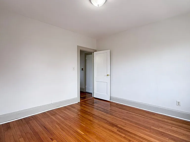 46 Grace St — Photo 38