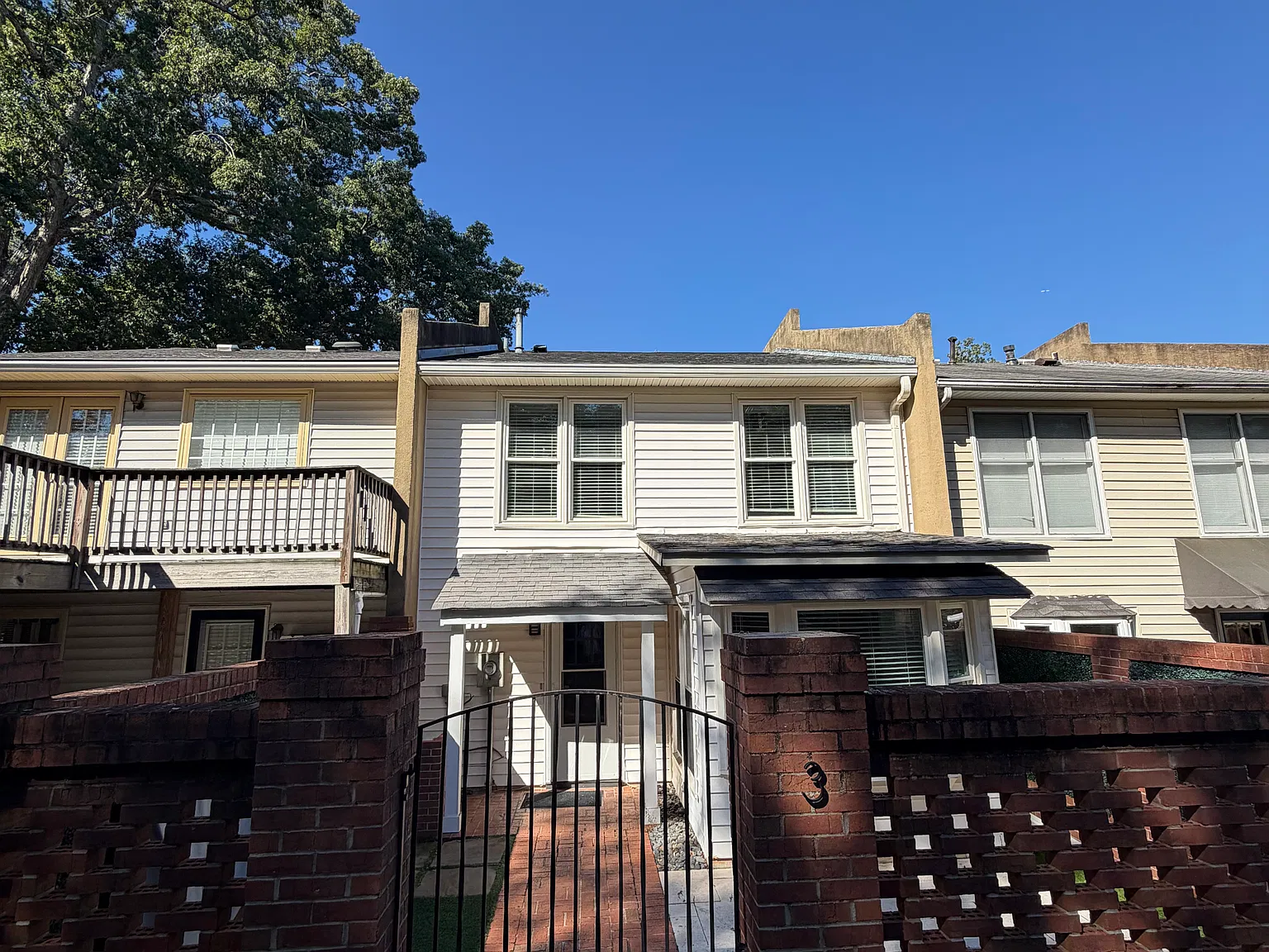 3 bed, 2.5 bath, $2,950 — Photo 1