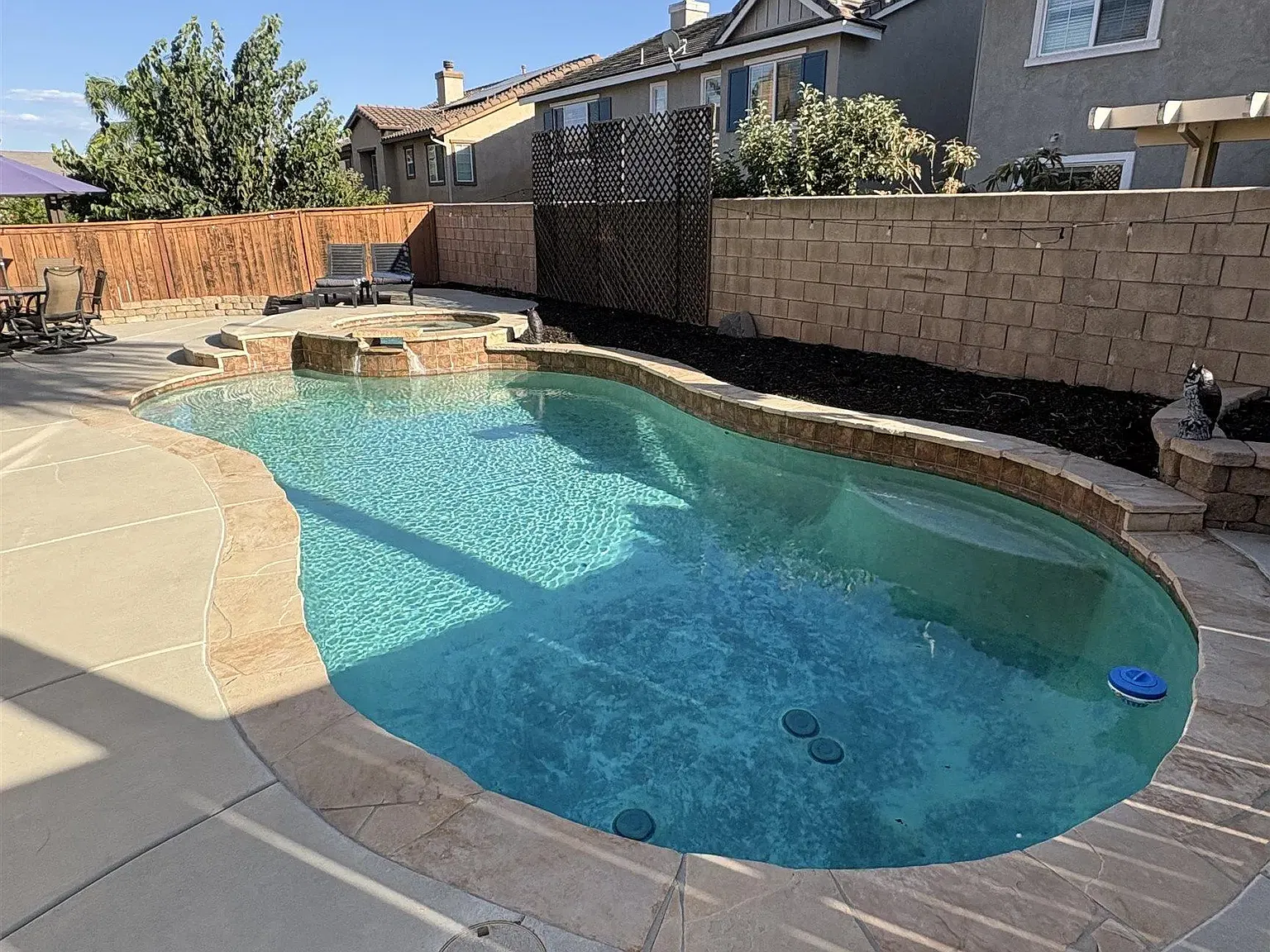 4 bed, 3.0 bath, 2078 sqft, $4,000 — Photo 2
