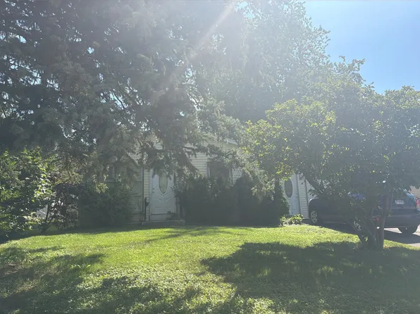 2328 Arrow St, Carpentersville, IL 60110