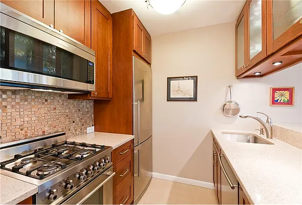 Sold by Fischer Group Realty, LLC | media 29