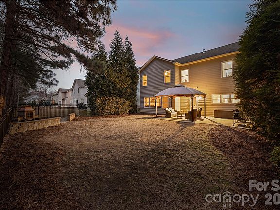 2nd image of 2145 Bluebell Way