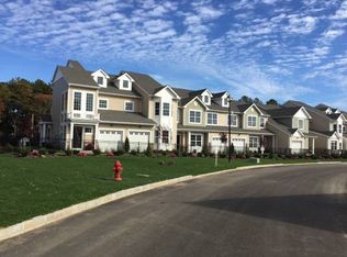 1 Halley Dr, Blue Point, NY 11772