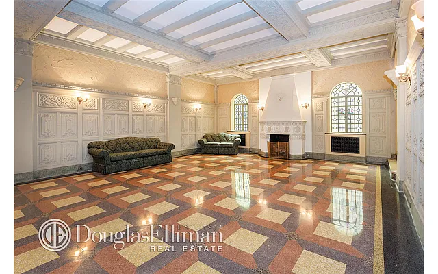 Sold by Douglas Elliman | media 23